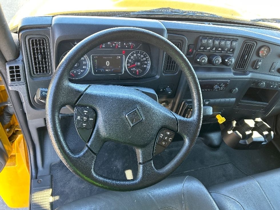 Medium Duty Box Truck-Light and Medium Duty Trucks-International-2021-MV607-Memphis-TN-200,136\n\t\tmiles-$ 42,250 - Image 16