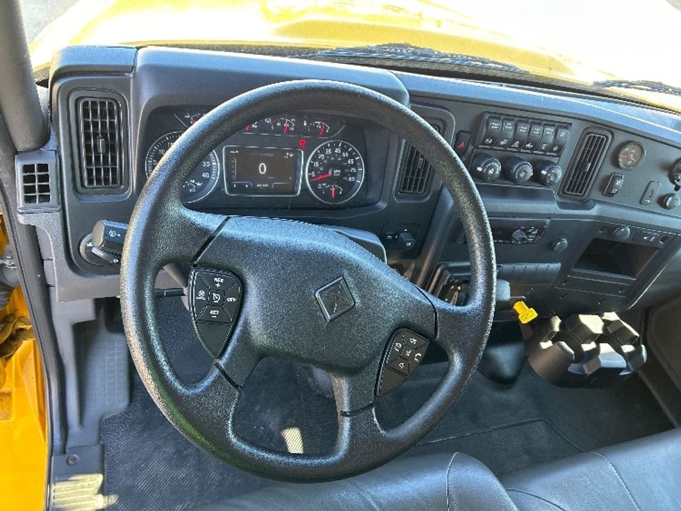 Medium Duty Box Truck-Light and Medium Duty Trucks-International-2021-MV607-Memphis-TN-200,136\n\t\tmiles-$ 42,250 - Image 17