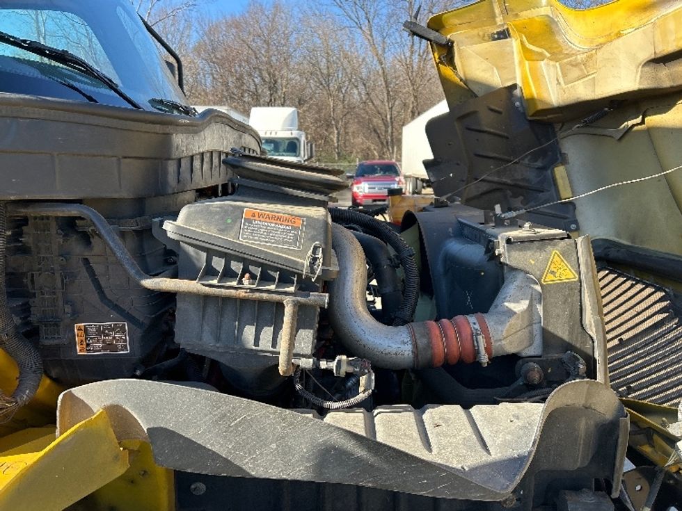 Medium Duty Box Truck-Light and Medium Duty Trucks-International-2021-MV607-Memphis-TN-200,136\n\t\tmiles-$ 42,250 - Image 22