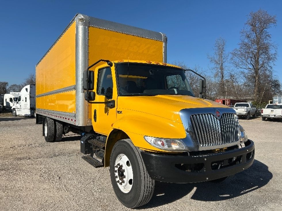 Medium Duty Box Truck-Light and Medium Duty Trucks-International-2021-MV607-Memphis-TN-209,078\n\t\tmiles-$ 41,000 - Image 1