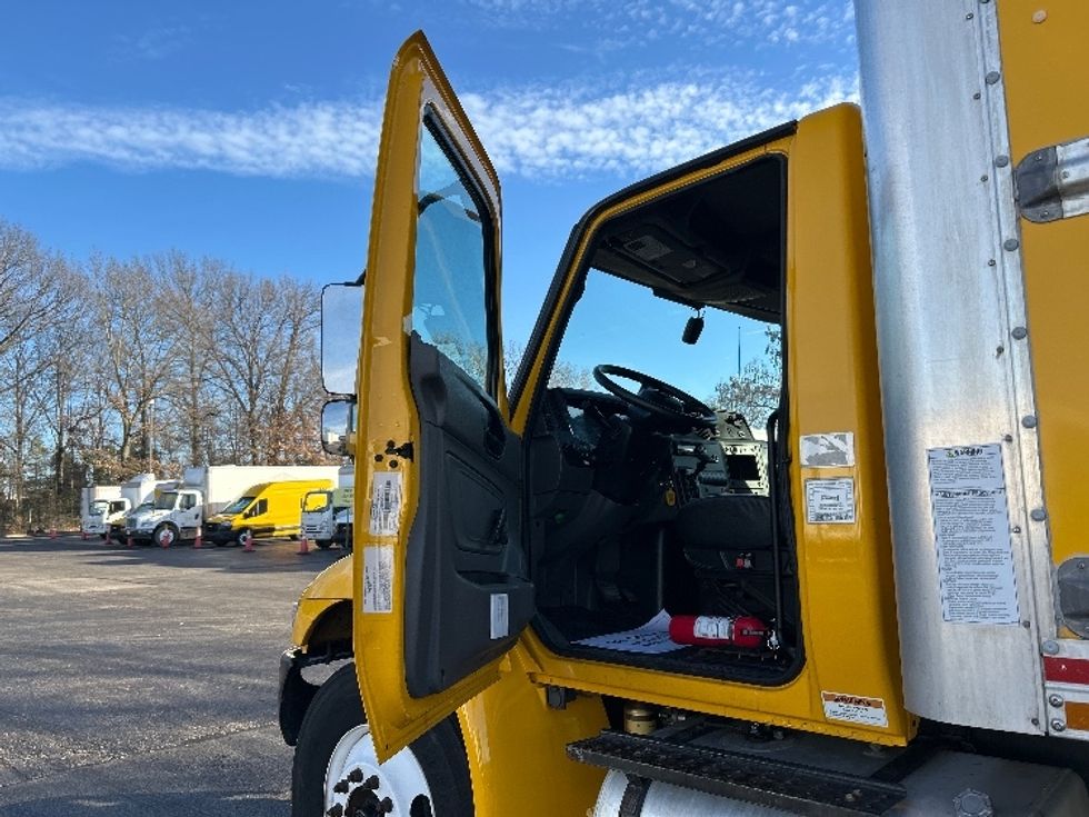 Medium Duty Box Truck-Light and Medium Duty Trucks-International-2021-MV607-Memphis-TN-216,469\n\t\tmiles-$ 40,000 - Image 15