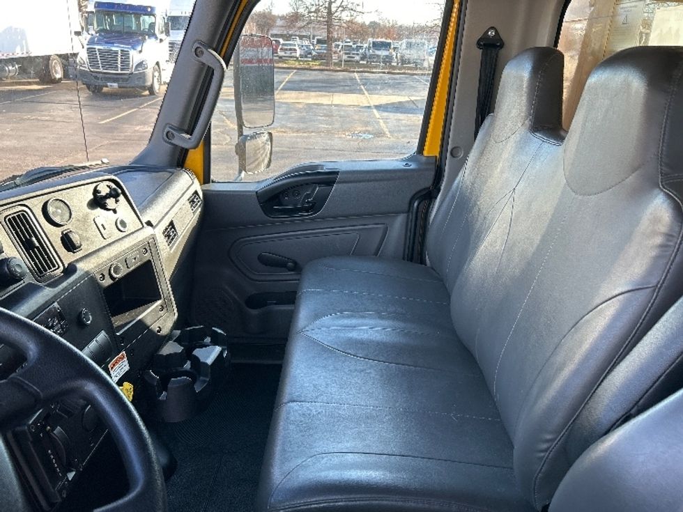 Medium Duty Box Truck-Light and Medium Duty Trucks-International-2021-MV607-Memphis-TN-216,469\n\t\tmiles-$ 40,000 - Image 18