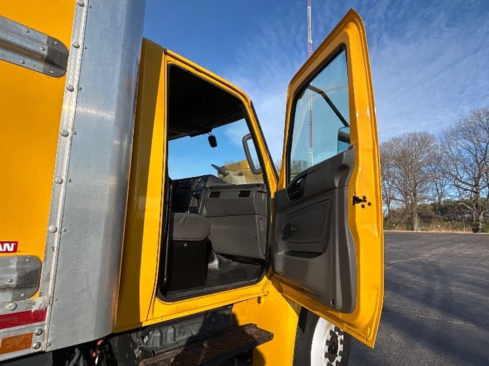 Medium Duty Box Truck-Light and Medium Duty Trucks-International-2021-MV607-Memphis-TN-216,469\n\t\tmiles-$ 40,000 - Image 19