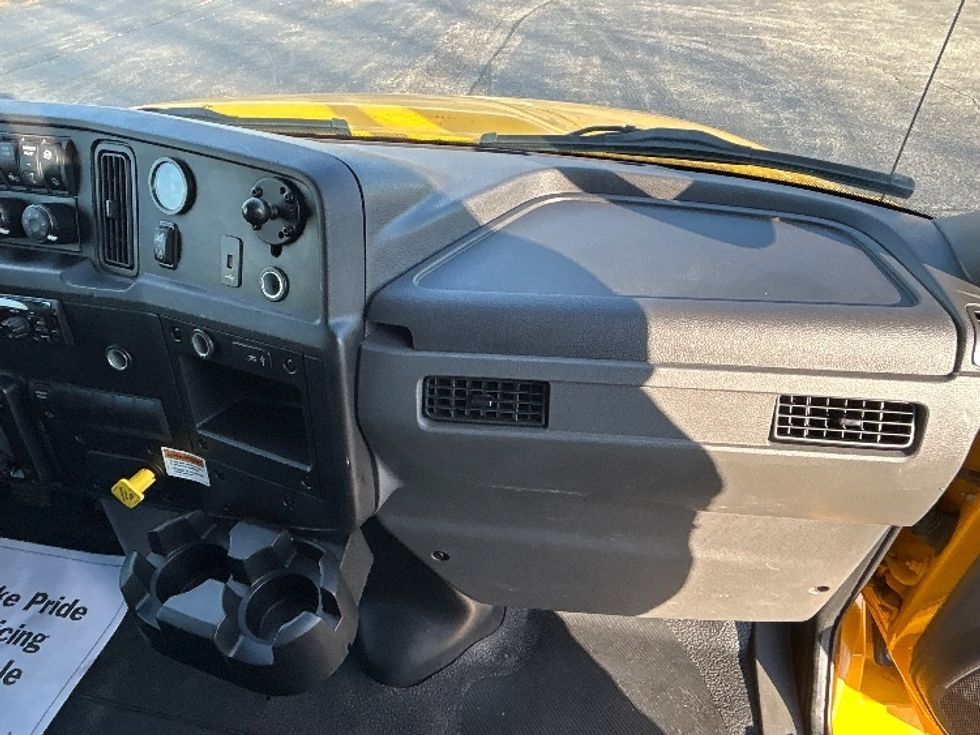 Medium Duty Box Truck-Light and Medium Duty Trucks-International-2021-MV607-Memphis-TN-216,469\n\t\tmiles-$ 40,000 - Image 20