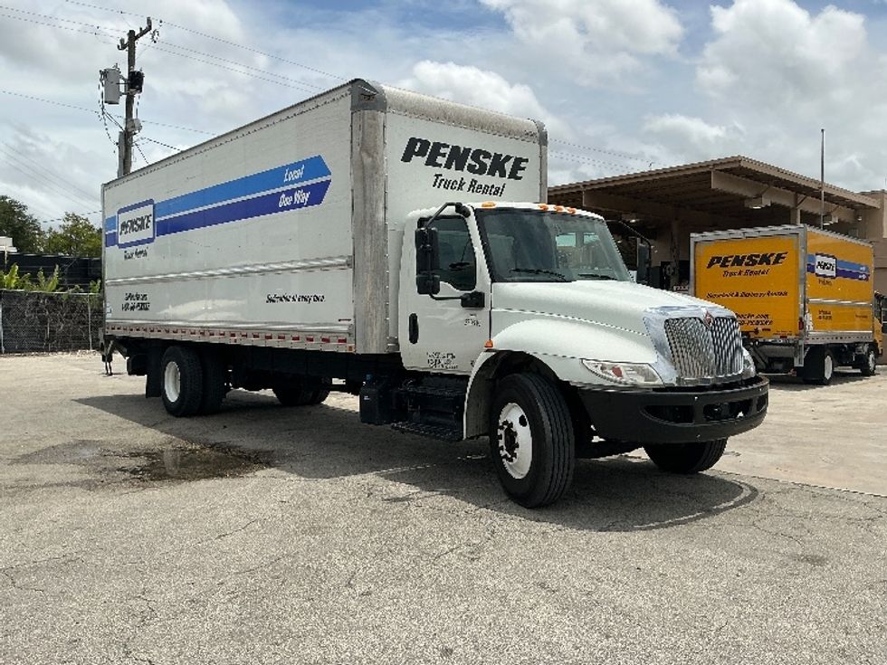 Medium Duty Box Truck-Light and Medium Duty Trucks-International-2021-MV607-Miami-FL-204,975\n\t\tmiles-$ 51,250 - Image 1