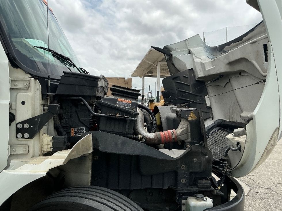 Medium Duty Box Truck-Light and Medium Duty Trucks-International-2021-MV607-Miami-FL-204,975\n\t\tmiles-$ 51,250 - Image 23