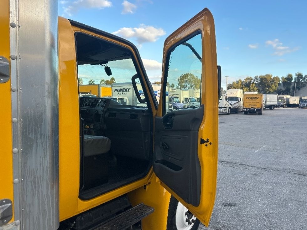 Medium Duty Box Truck-Light and Medium Duty Trucks-International-2021-MV607-Miami-FL-213,380\n\t\tmiles-$ 40,250 - Image 20