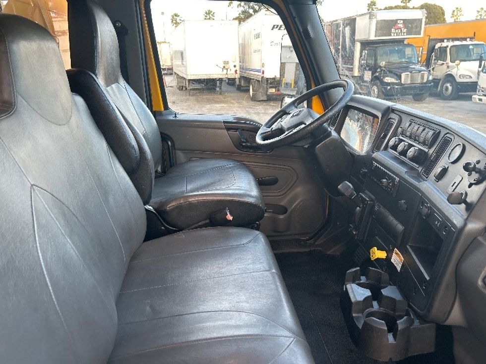 Medium Duty Box Truck-Light and Medium Duty Trucks-International-2021-MV607-Miami-FL-213,380\n\t\tmiles-$ 40,250 - Image 22