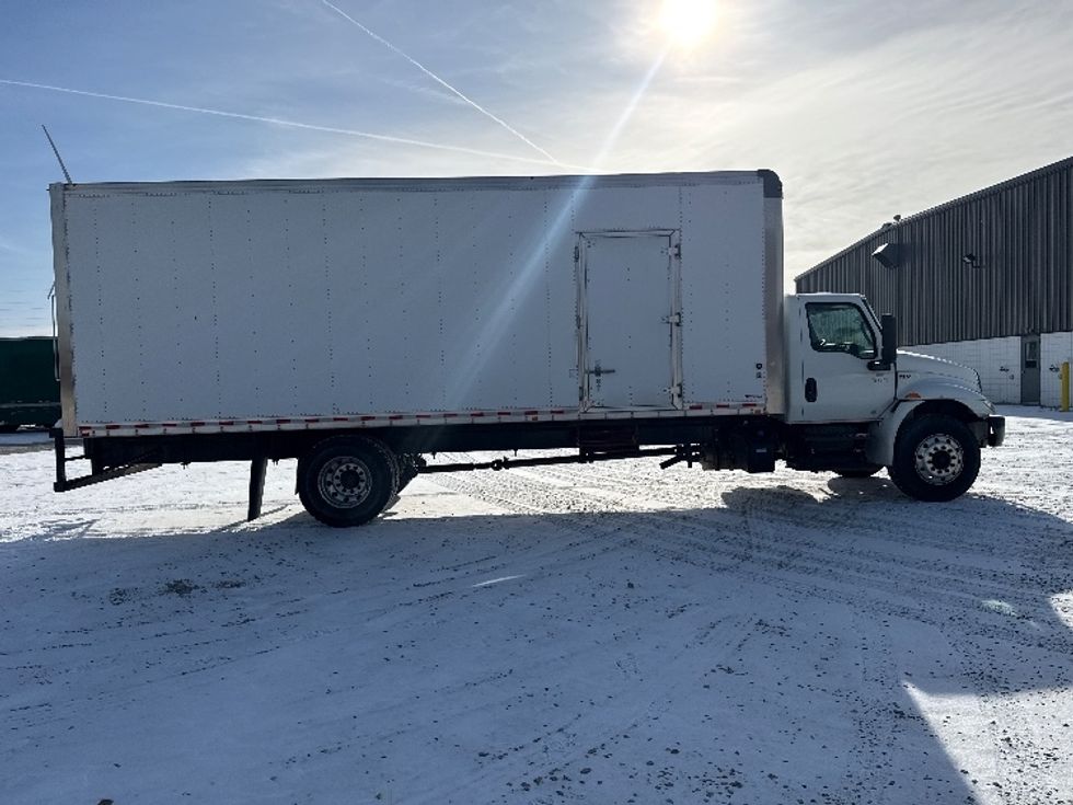 Medium Duty Box Truck-Light and Medium Duty Trucks-International-2021-MV607-Middlefield-OH-115,110\n\t\tmiles-$ 55,500 - Image 15