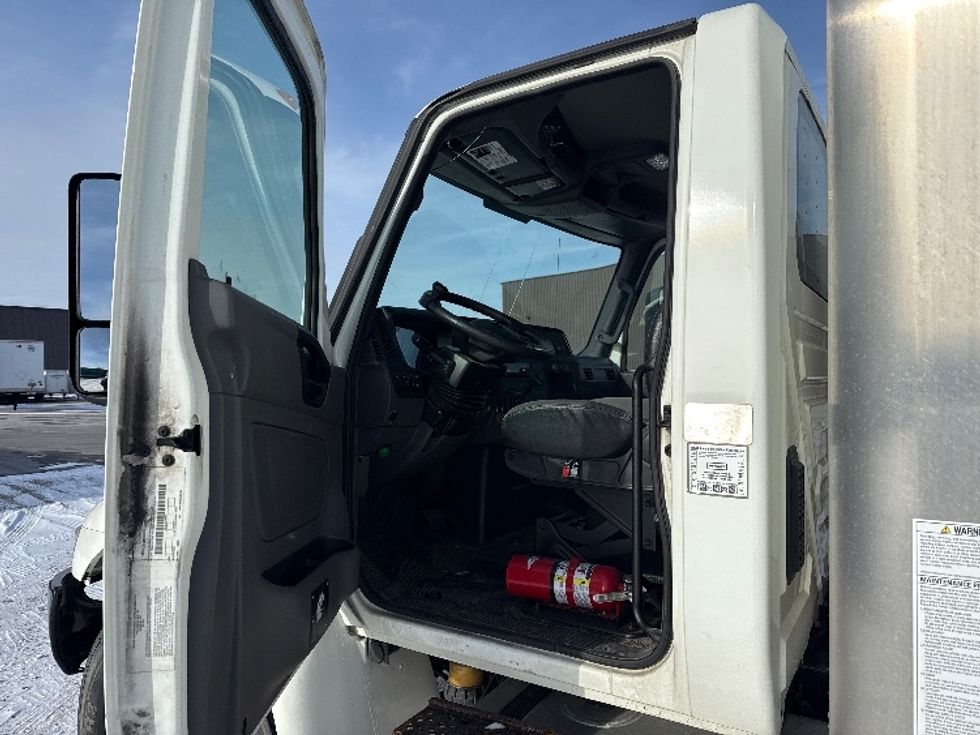 Medium Duty Box Truck-Light and Medium Duty Trucks-International-2021-MV607-Middlefield-OH-115,110\n\t\tmiles-$ 55,500 - Image 16
