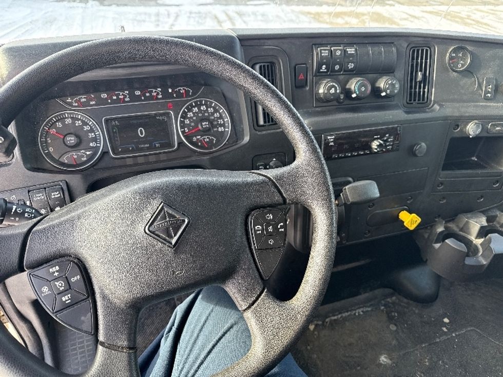 Medium Duty Box Truck-Light and Medium Duty Trucks-International-2021-MV607-Middlefield-OH-115,110\n\t\tmiles-$ 55,500 - Image 18