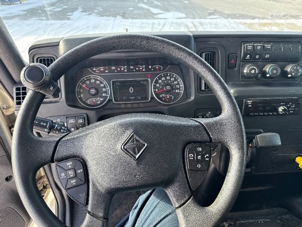 Medium Duty Box Truck-Light and Medium Duty Trucks-International-2021-MV607-Middlefield-OH-115,110\n\t\tmiles-$ 55,500 - Image 17