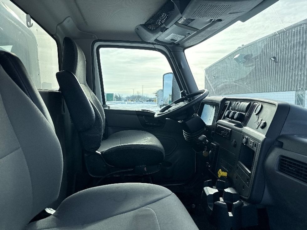 Medium Duty Box Truck-Light and Medium Duty Trucks-International-2021-MV607-Middlefield-OH-115,110\n\t\tmiles-$ 55,500 - Image 22