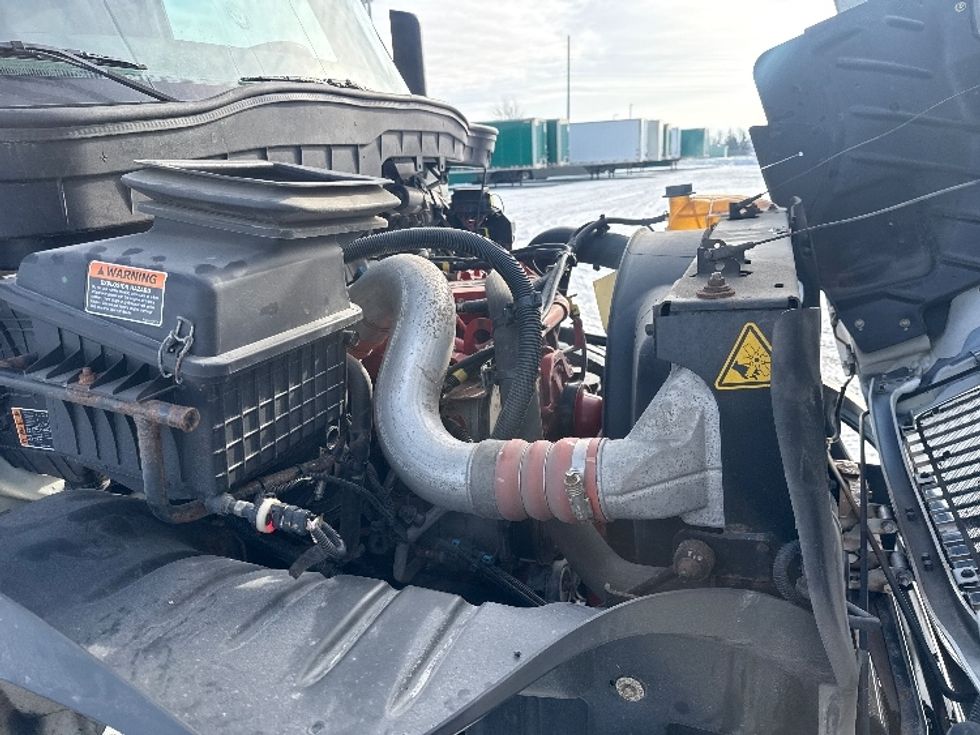 Medium Duty Box Truck-Light and Medium Duty Trucks-International-2021-MV607-Middlefield-OH-115,110\n\t\tmiles-$ 55,500 - Image 23