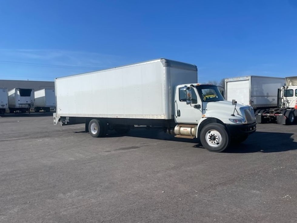 Medium Duty Box Truck-Light and Medium Duty Trucks-International-2021-MV607-Middlefield-OH-134,288\n\t\tmiles-$ 56,500 - Image 1