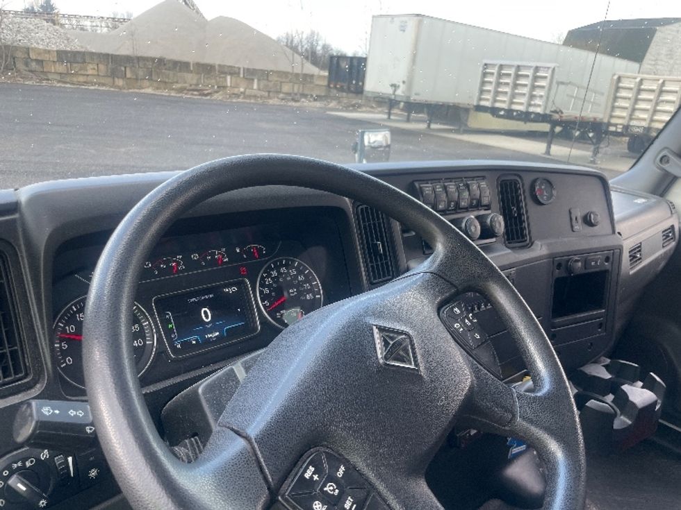 Medium Duty Box Truck-Light and Medium Duty Trucks-International-2021-MV607-Middlefield-OH-134,288\n\t\tmiles-$ 56,500 - Image 17