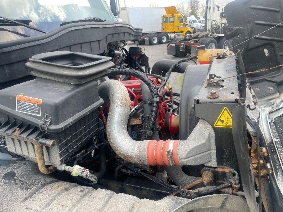 Medium Duty Box Truck-Light and Medium Duty Trucks-International-2021-MV607-Middlefield-OH-134,288\n\t\tmiles-$ 56,500 - Image 23