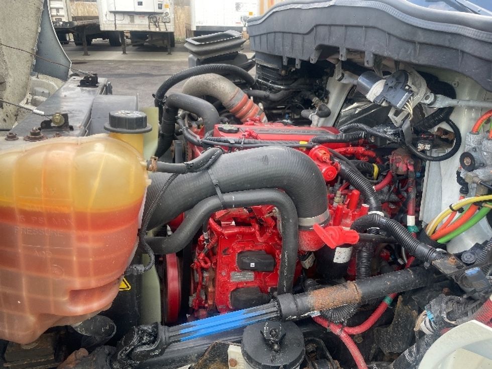 Medium Duty Box Truck-Light and Medium Duty Trucks-International-2021-MV607-Middlefield-OH-134,288\n\t\tmiles-$ 56,500 - Image 24