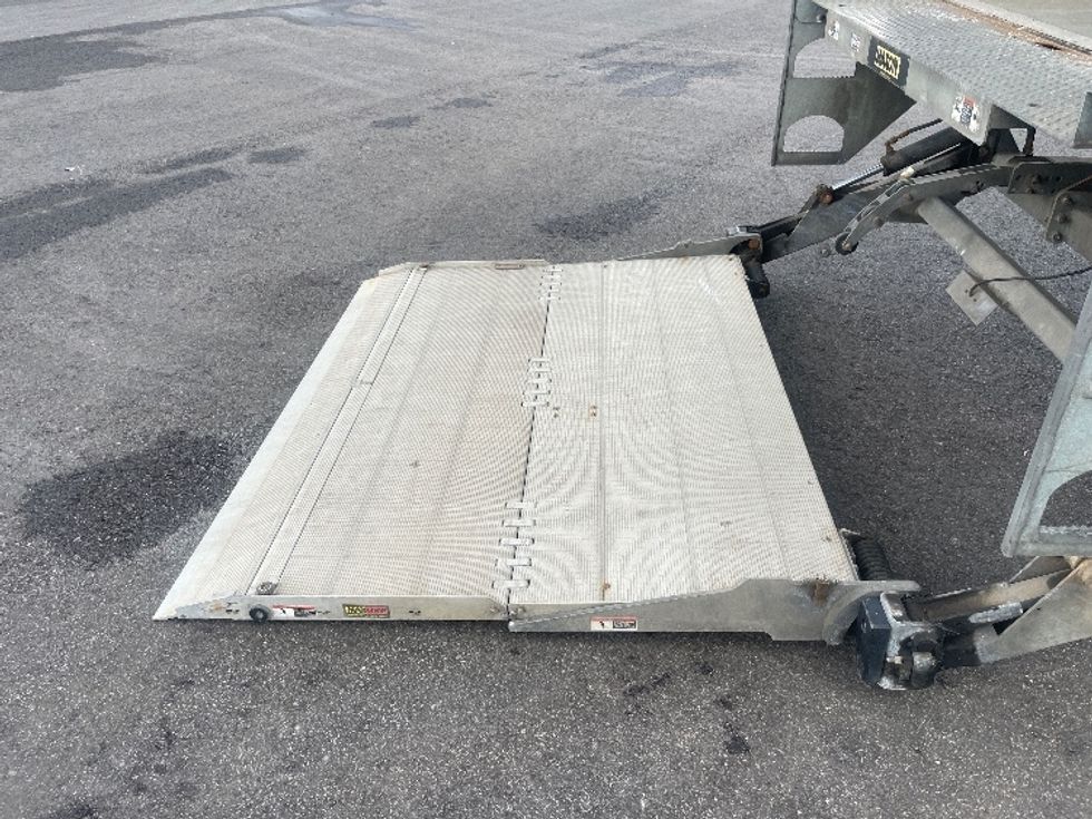 Medium Duty Box Truck-Light and Medium Duty Trucks-International-2021-MV607-Middlefield-OH-134,288\n\t\tmiles-$ 56,500 - Image 9