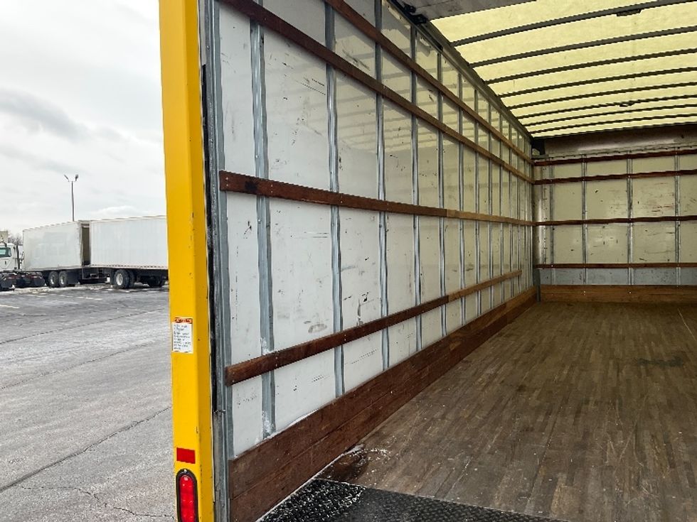 Medium Duty Box Truck-Light and Medium Duty Trucks-International-2021-MV607-Middlefield-OH-167,515\n\t\tmiles-$ 45,750 - Image 11