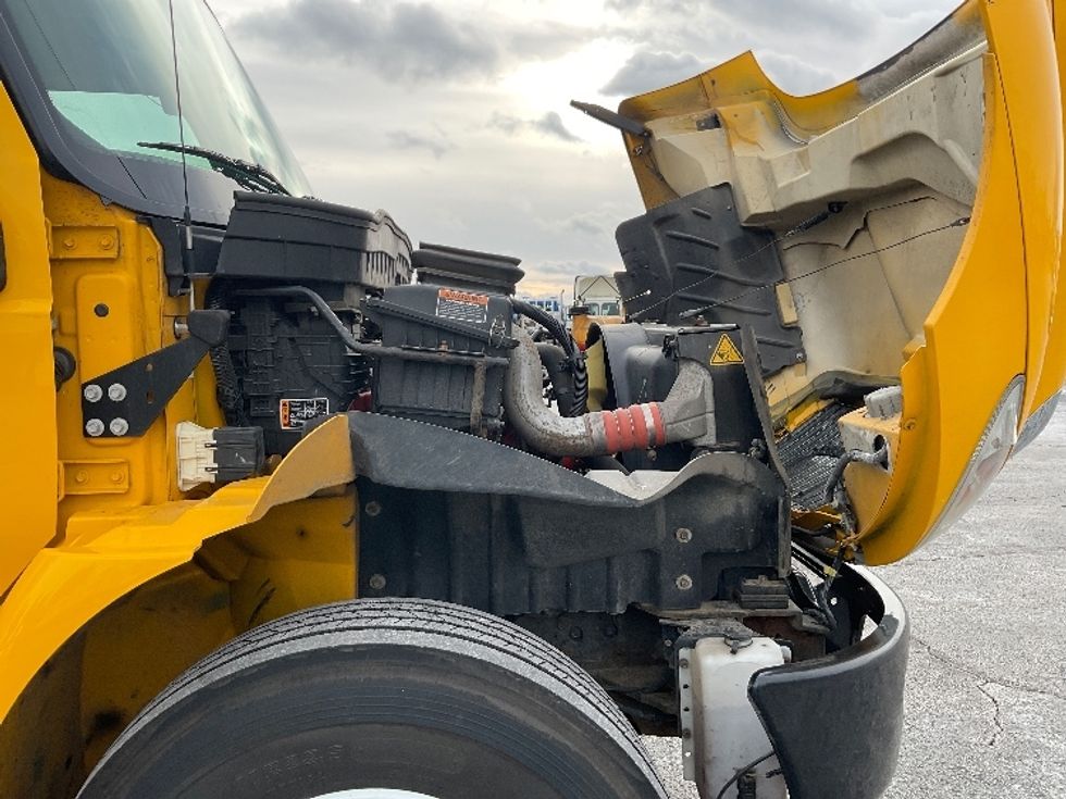 Medium Duty Box Truck-Light and Medium Duty Trucks-International-2021-MV607-Middlefield-OH-167,515\n\t\tmiles-$ 45,750 - Image 23