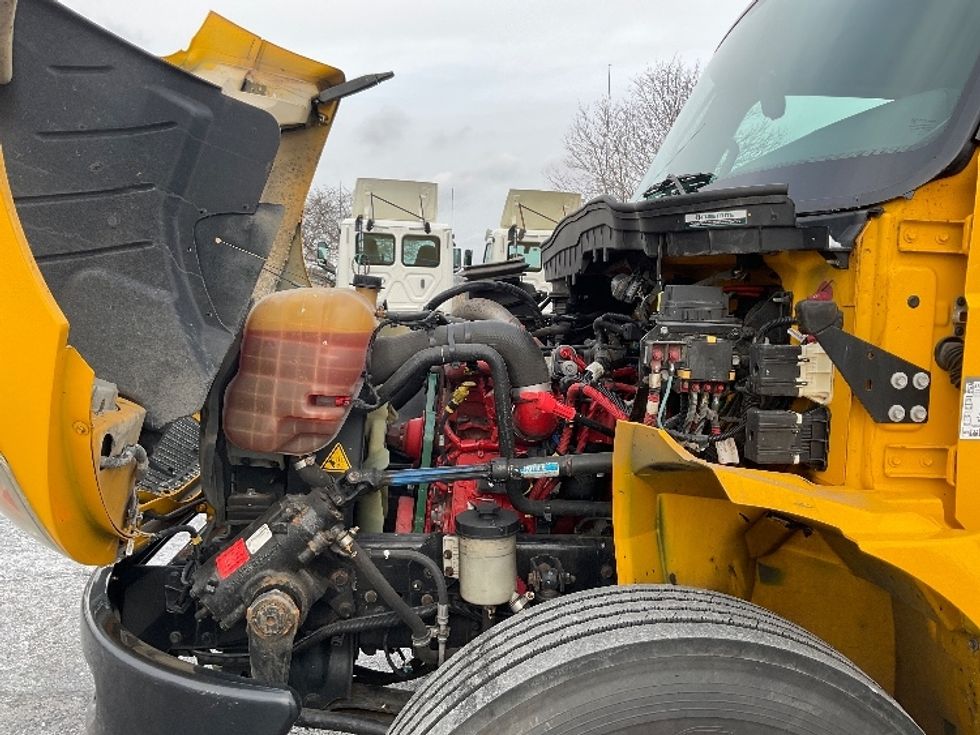 Medium Duty Box Truck-Light and Medium Duty Trucks-International-2021-MV607-Middlefield-OH-167,515\n\t\tmiles-$ 45,750 - Image 24