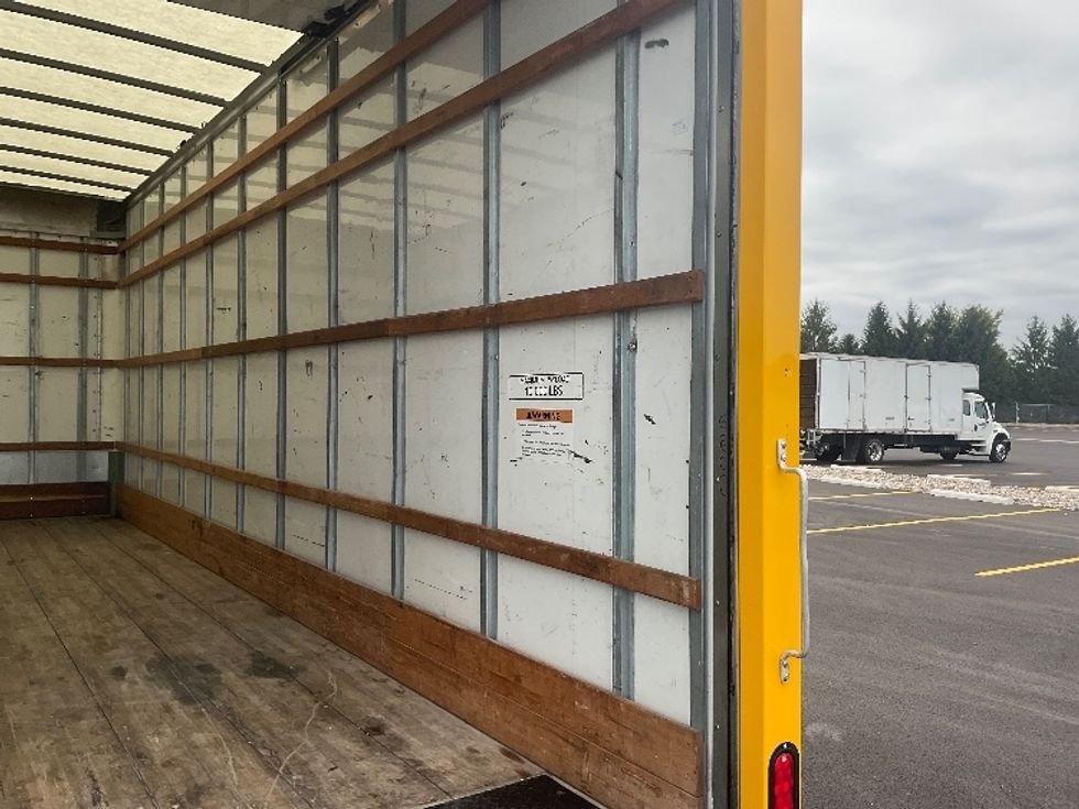 Medium Duty Box Truck-Light and Medium Duty Trucks-International-2021-MV607-Middlefield-OH-175,296\n\t\tmiles-$ 35,500 - Image 11