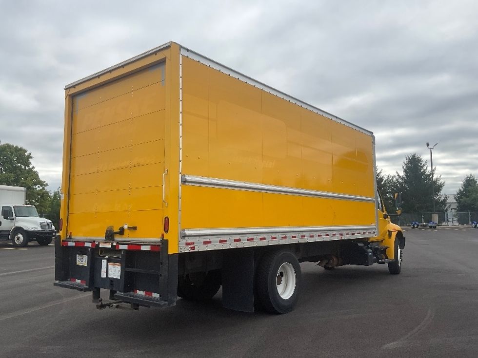 Medium Duty Box Truck-Light and Medium Duty Trucks-International-2021-MV607-Middlefield-OH-175,296\n\t\tmiles-$ 35,500 - Image 13