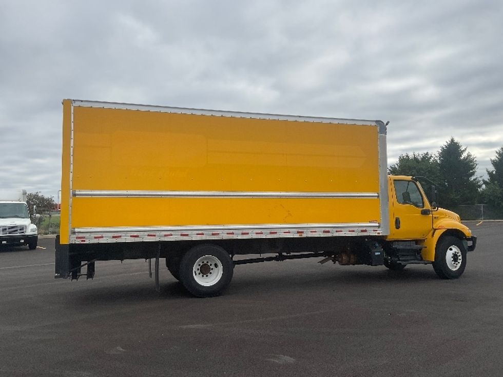 Medium Duty Box Truck-Light and Medium Duty Trucks-International-2021-MV607-Middlefield-OH-175,296\n\t\tmiles-$ 35,500 - Image 15