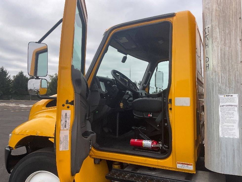Medium Duty Box Truck-Light and Medium Duty Trucks-International-2021-MV607-Middlefield-OH-175,296\n\t\tmiles-$ 35,500 - Image 16