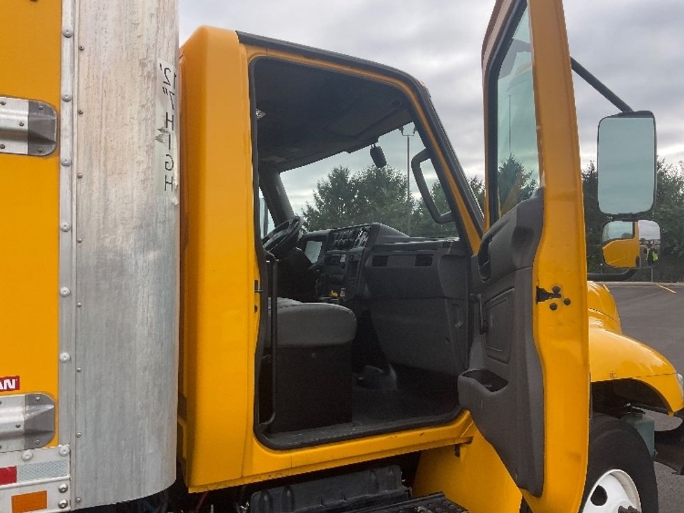 Medium Duty Box Truck-Light and Medium Duty Trucks-International-2021-MV607-Middlefield-OH-175,296\n\t\tmiles-$ 35,500 - Image 20
