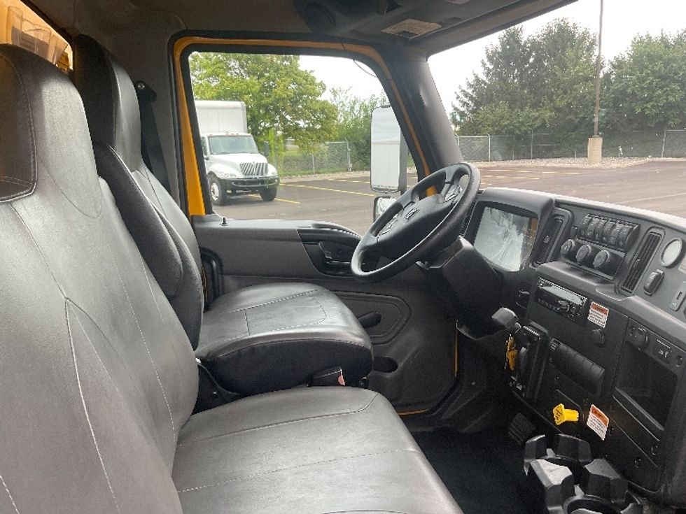 Medium Duty Box Truck-Light and Medium Duty Trucks-International-2021-MV607-Middlefield-OH-175,296\n\t\tmiles-$ 35,500 - Image 22