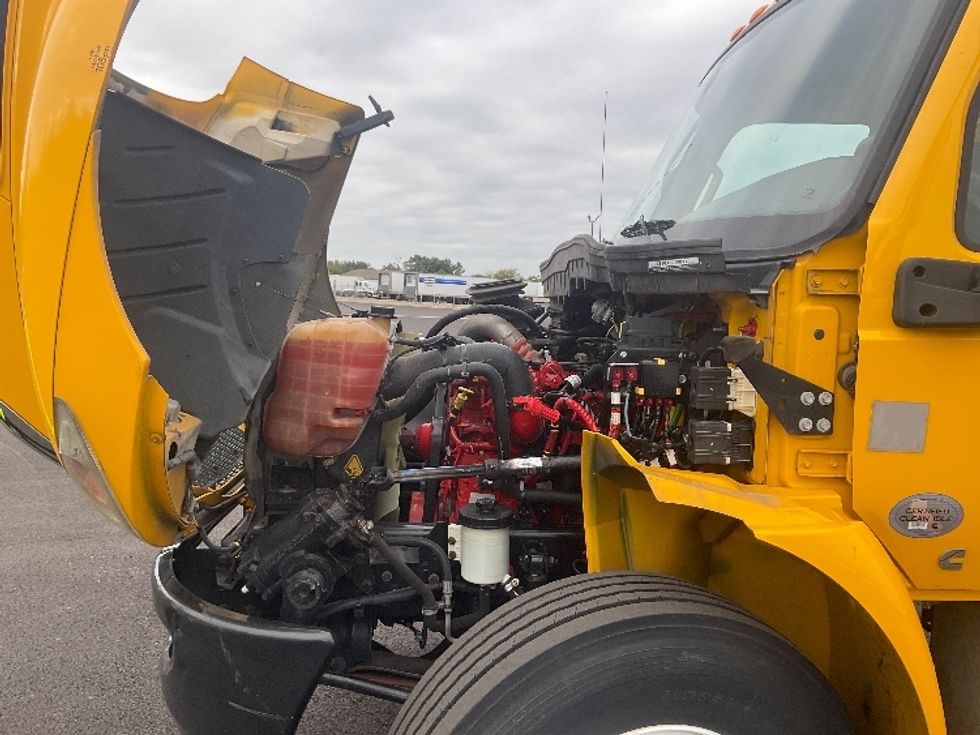 Medium Duty Box Truck-Light and Medium Duty Trucks-International-2021-MV607-Middlefield-OH-175,296\n\t\tmiles-$ 35,500 - Image 23