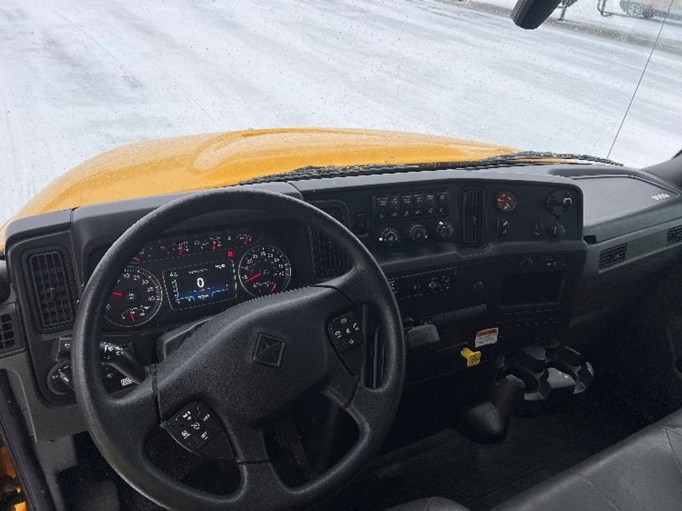 Medium Duty Box Truck-Light and Medium Duty Trucks-International-2021-MV607-Middlefield-OH-187,715\n\t\tmiles-$ 37,000 - Image 17