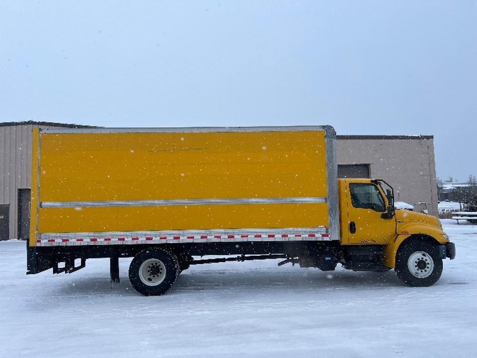 Medium Duty Box Truck-Light and Medium Duty Trucks-International-2021-MV607-Middlefield-OH-187,715\n\t\tmiles-$ 37,000 - Image 15