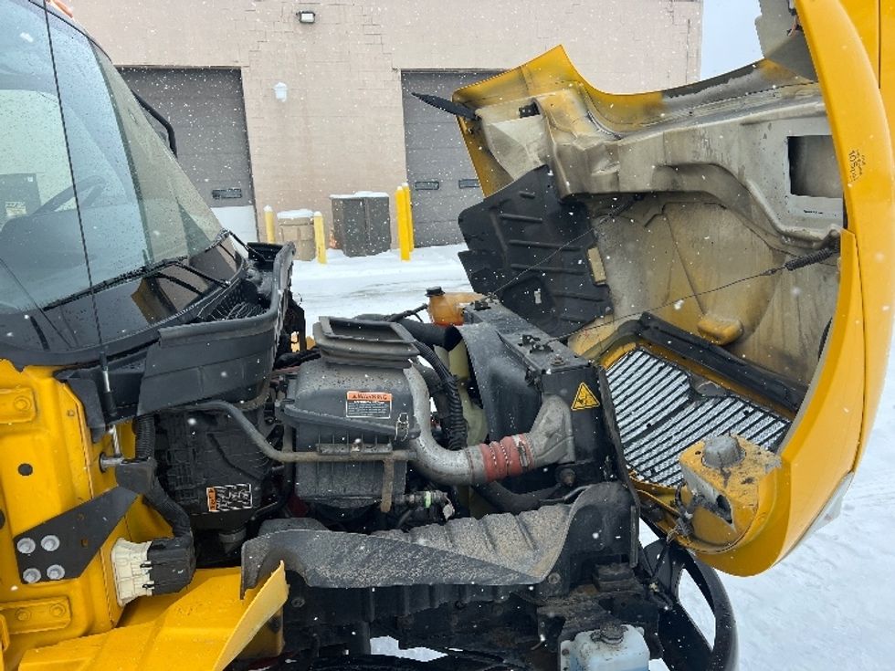 Medium Duty Box Truck-Light and Medium Duty Trucks-International-2021-MV607-Middlefield-OH-187,715\n\t\tmiles-$ 37,000 - Image 23