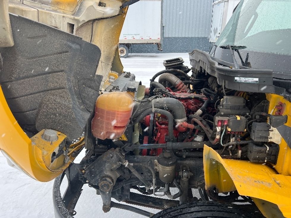 Medium Duty Box Truck-Light and Medium Duty Trucks-International-2021-MV607-Middlefield-OH-187,715\n\t\tmiles-$ 37,000 - Image 24