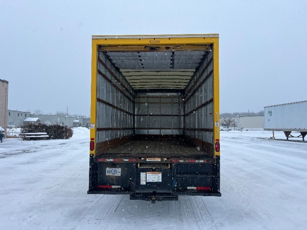 Medium Duty Box Truck-Light and Medium Duty Trucks-International-2021-MV607-Middlefield-OH-187,715\n\t\tmiles-$ 37,000 - Image 8