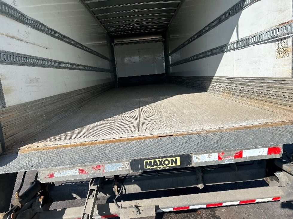 Medium Duty Box Truck-Light and Medium Duty Trucks-International-2021-MV607-Middlefield-OH-194,627\n\t\tmiles-$ 48,000 - Image 10