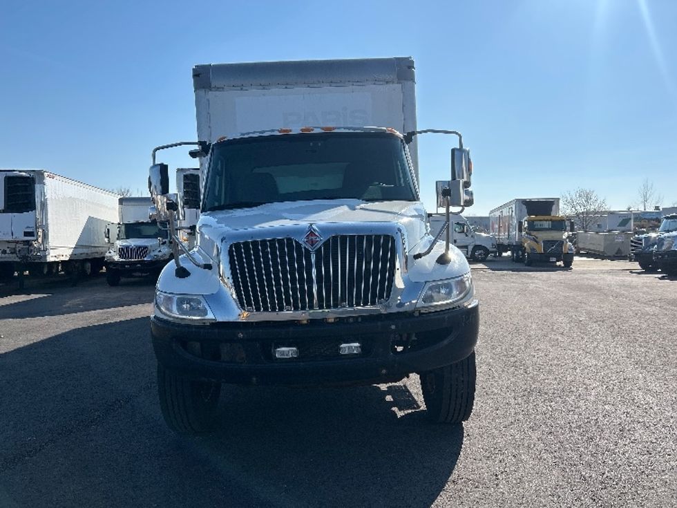 Medium Duty Box Truck-Light and Medium Duty Trucks-International-2021-MV607-Middlefield-OH-194,627\n\t\tmiles-$ 48,000 - Image 2