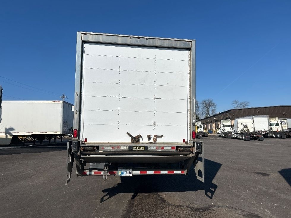 Medium Duty Box Truck-Light and Medium Duty Trucks-International-2021-MV607-Middlefield-OH-194,627\n\t\tmiles-$ 48,000 - Image 7