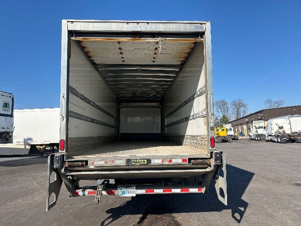 Medium Duty Box Truck-Light and Medium Duty Trucks-International-2021-MV607-Middlefield-OH-194,627\n\t\tmiles-$ 48,000 - Image 8