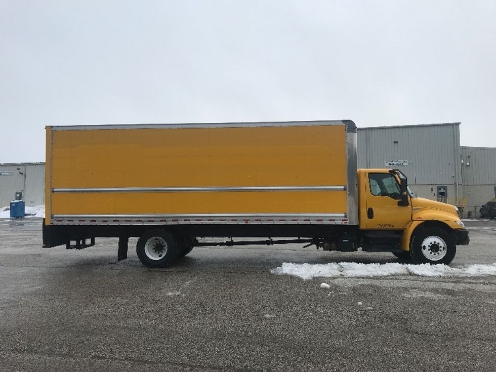 Medium Duty Box Truck-Light and Medium Duty Trucks-International-2021-MV607-Middlefield-OH-212,427\n\t\tmiles-$ 38,250 - Image 15