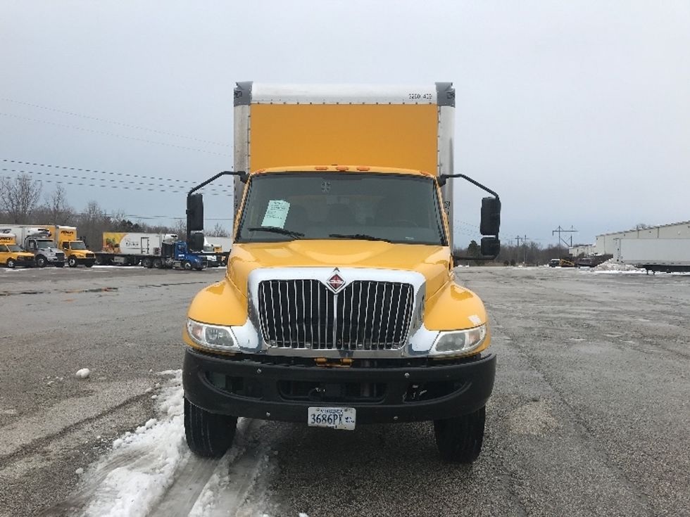 Medium Duty Box Truck-Light and Medium Duty Trucks-International-2021-MV607-Middlefield-OH-212,427\n\t\tmiles-$ 38,250 - Image 2