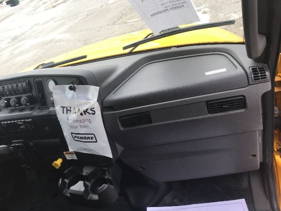 Medium Duty Box Truck-Light and Medium Duty Trucks-International-2021-MV607-Middlefield-OH-212,427\n\t\tmiles-$ 38,250 - Image 21