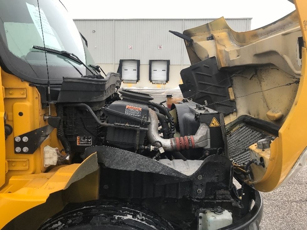 Medium Duty Box Truck-Light and Medium Duty Trucks-International-2021-MV607-Middlefield-OH-212,427\n\t\tmiles-$ 38,250 - Image 23