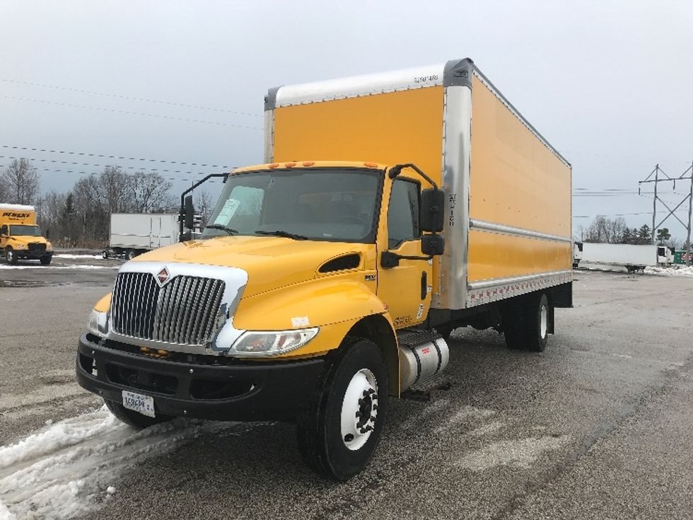 Medium Duty Box Truck-Light and Medium Duty Trucks-International-2021-MV607-Middlefield-OH-212,427\n\t\tmiles-$ 38,250 - Image 3