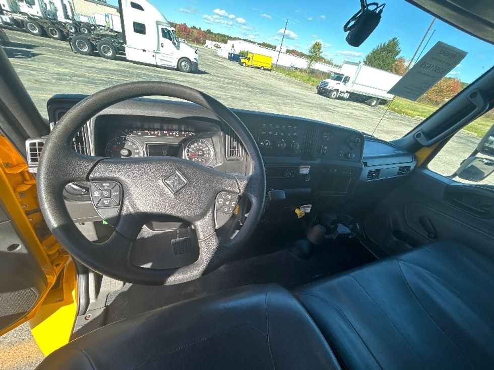 Medium Duty Box Truck-Light and Medium Duty Trucks-International-2021-MV607-Middlefield-OH-253,883\n\t\tmiles-$ 34,000 - Image 17