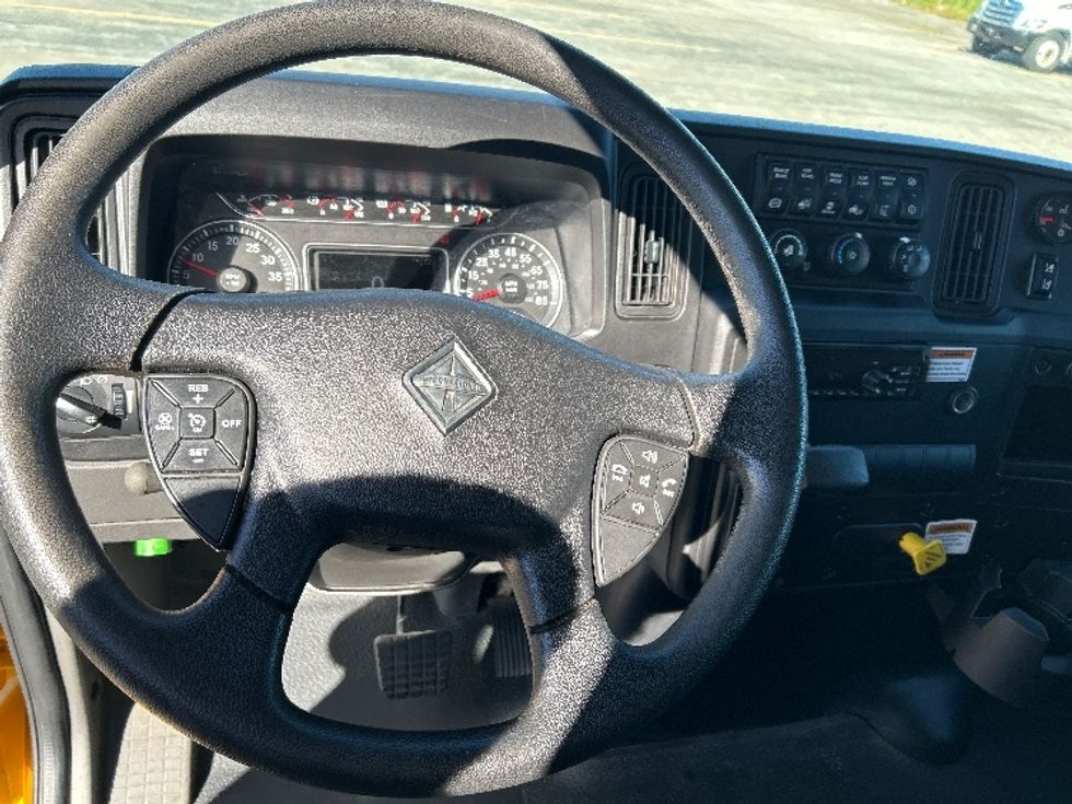 Medium Duty Box Truck-Light and Medium Duty Trucks-International-2021-MV607-Middlefield-OH-253,883\n\t\tmiles-$ 34,000 - Image 18