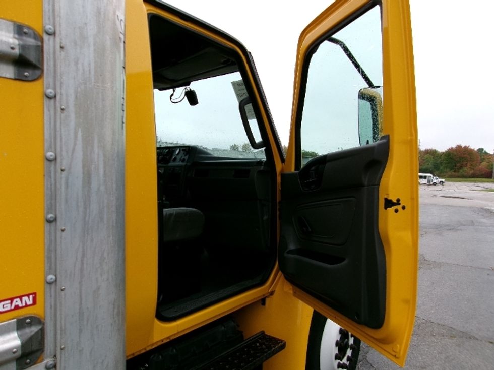 Medium Duty Box Truck-Light and Medium Duty Trucks-International-2021-MV607-Middlefield-OH-253,883\n\t\tmiles-$ 34,000 - Image 20